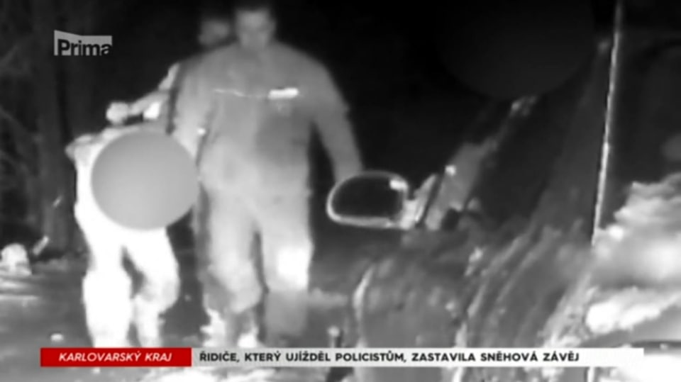 19. 1 .2018 KRIMI: ŘIDIČE, KTERÝ UJÍŽDĚL POLICISTŮM, ZASTAVILA SNĚHOVÁ ZÁVĚJ